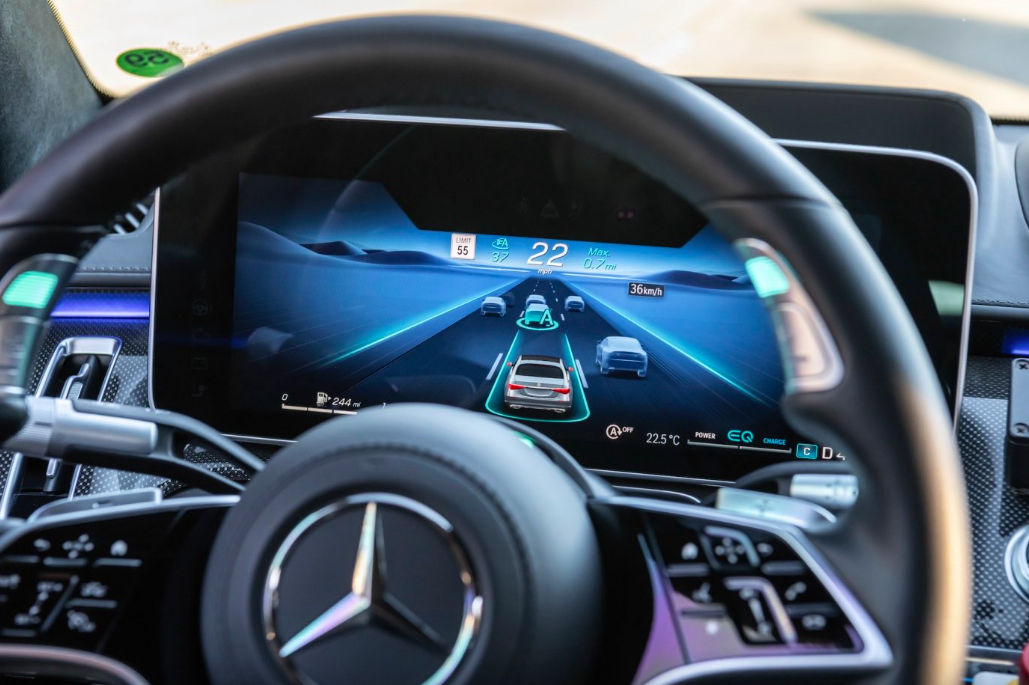 Mercedes первым в Калифорнии начнет продавать беспилотные автомобили.