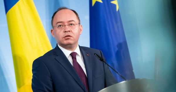 Глава МИД Румынии Богдан Ауреску.