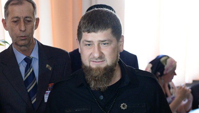 Кадыров отметил, что ему понравилась композиция, и ответил на нее своим четверостишьем.