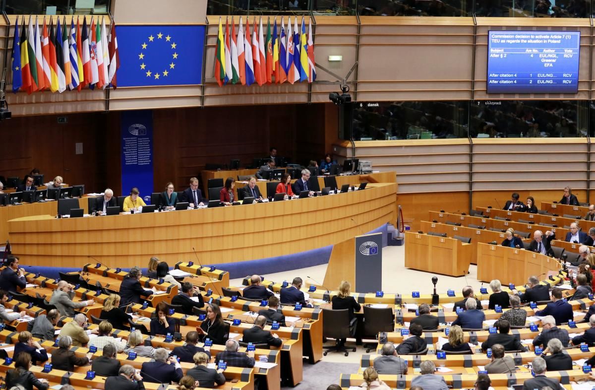 ЕС окончательно утвердил предоставление Украине миллиарда евро.