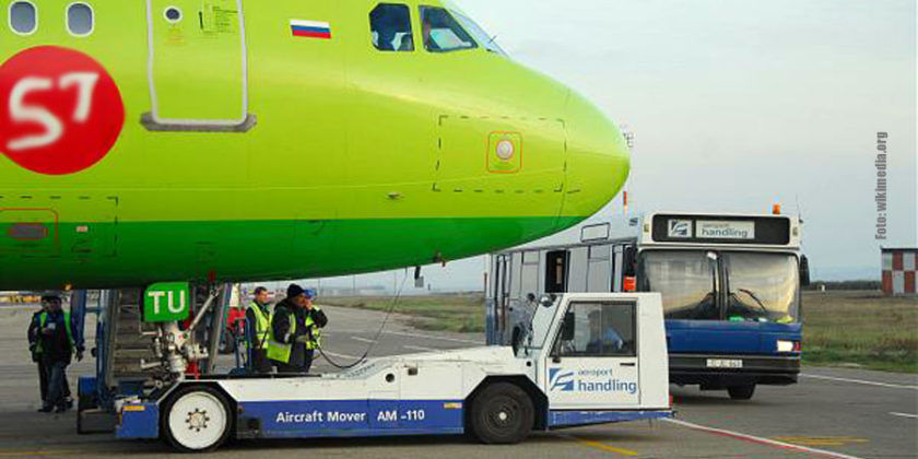 În aprilie 2014, „Aeroport Handling”, companie deţinută de stat, este privatizată contra sumei de 27,6 milioane de lei.  