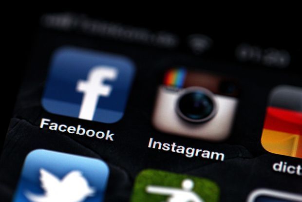 Social media generează instabilitate emoțională. 