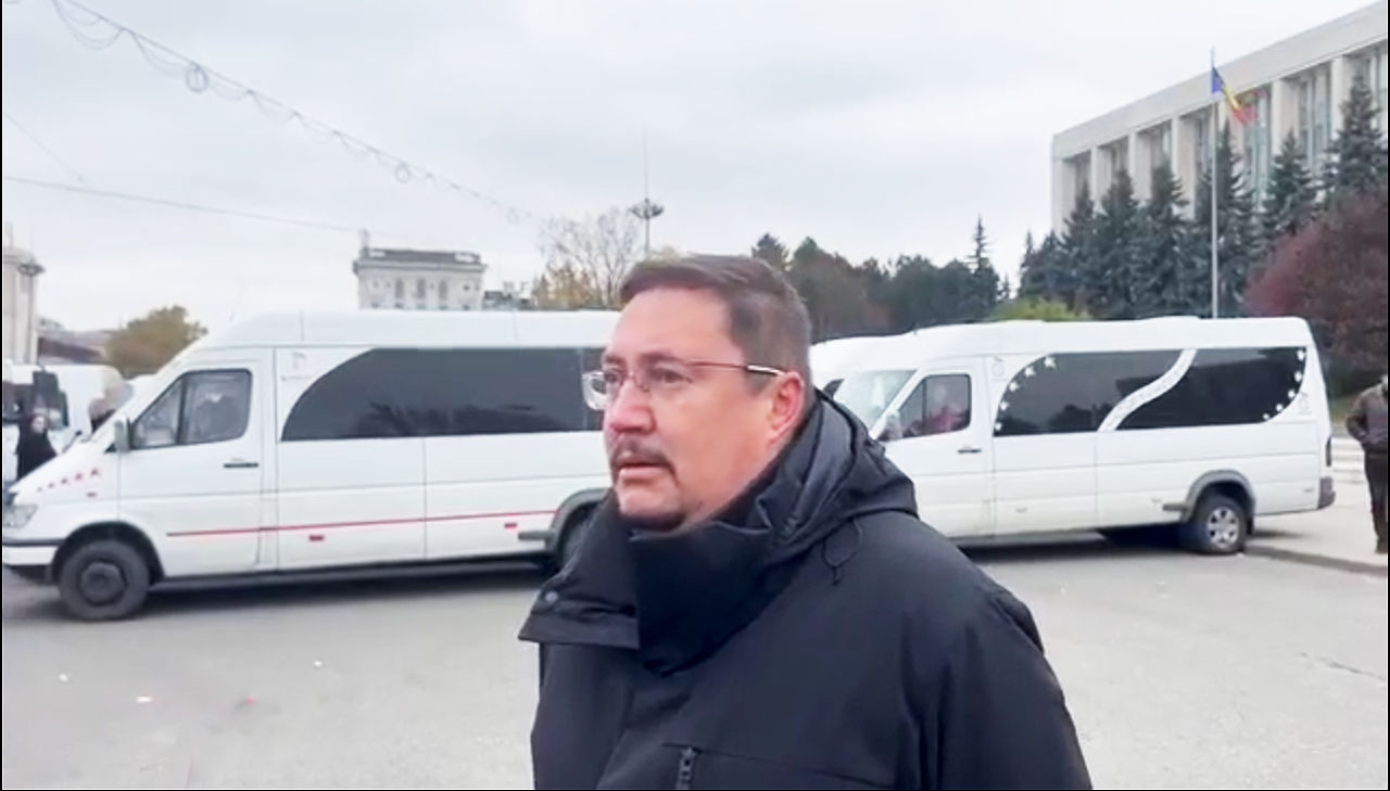 Представитель протестующих перевозчиков: Все рейсы до конца года могут быть приостановлены.