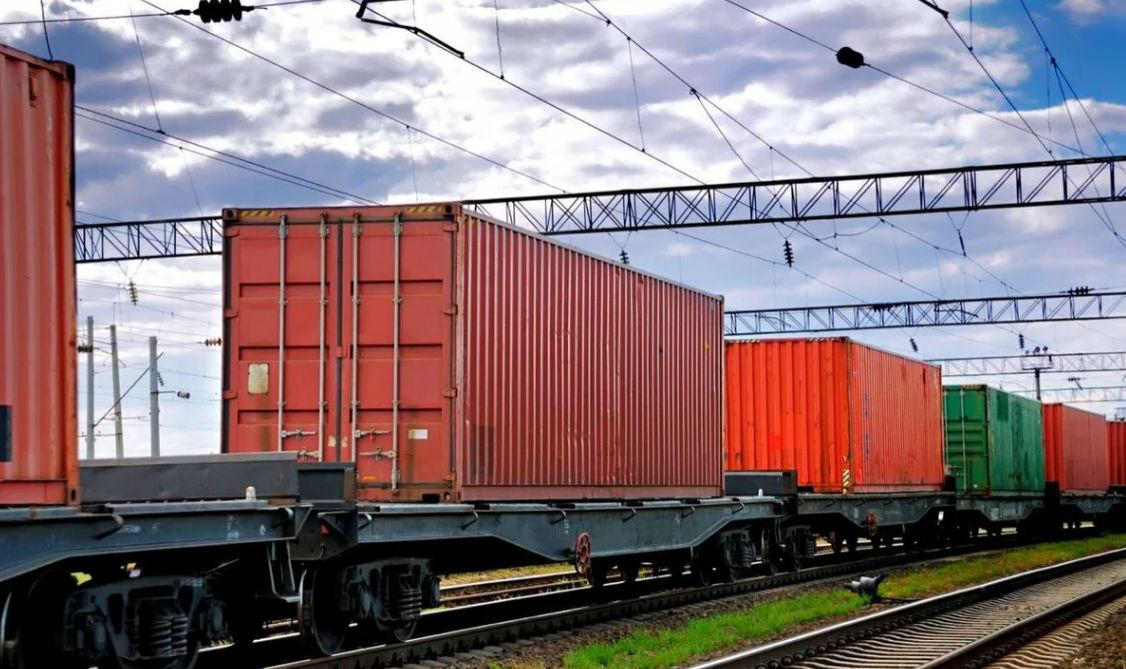 Перевозка грузов железнодорожным транспортом с Украиной будет упрощена.