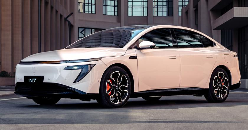 Nissan a primit 17.000 de comenzi pentru sedanul N7 într-o lună și intenționează să-l vândă la nivel global.