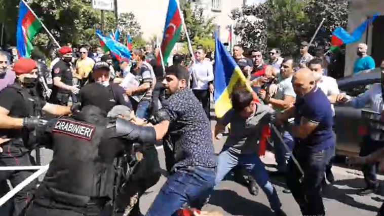 В полиции прокомментировали конфликт между азербайджанцами и армянами.