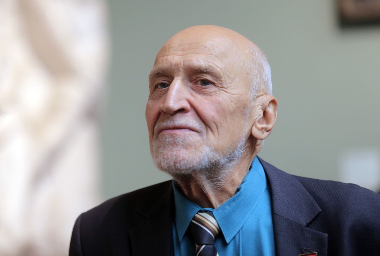 78-летний Николай Дроздов ехал на автомобиле "Сузуки — Гранд витара" по улице Островитянова.