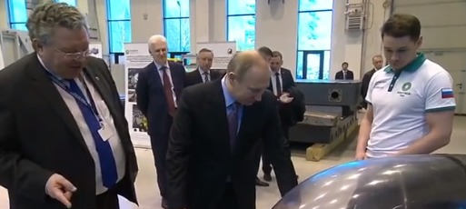 Путин пообещал лично оценить первый российский солнцемобиль.
