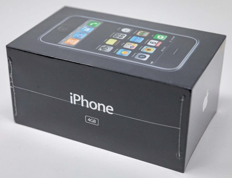 Нераспечатанный iPhone продали за 133 тыс. долларов.