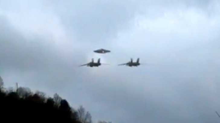 Avioanele de spionaj U-2 și SR-71 au fost raportate drept OZN-uri în anii '50 și '60.