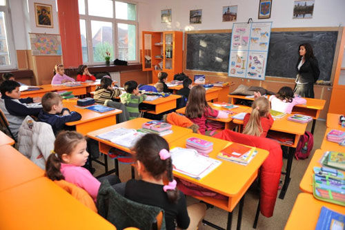 Copiii de până la şapte ani vor putea fi înscrişi în clasa întâi doar după ce vor fi evaluaţi de specialişti, pentru a stabili dacă sunt pregătiţi pentru studii.