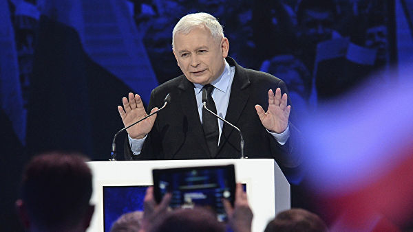 В Польше главу правящей партии заподозрили в коррупции.