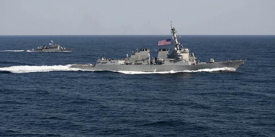 Военный корабль США вторгся в территориальные воды Венесуэлы.