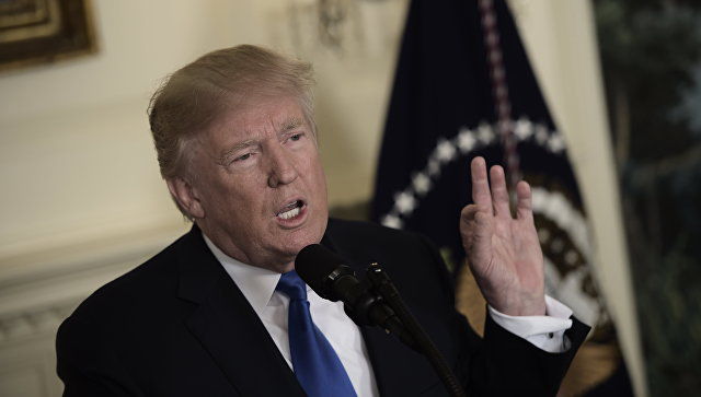 Перед Хеллоуином Трамп встретился с детьми журналистов в Овальном кабинете. Фото: AFP