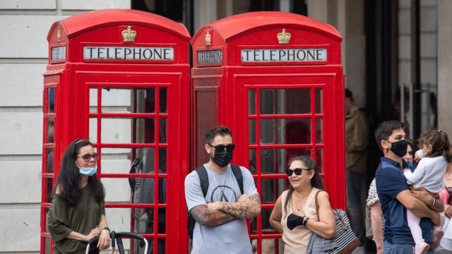 В Англии решили не вводить паспорта вакцинации.