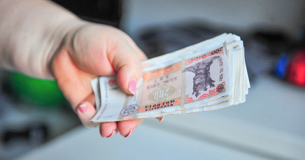 Moldovenii cu pensii mici ar putea primi supliment financiar din România