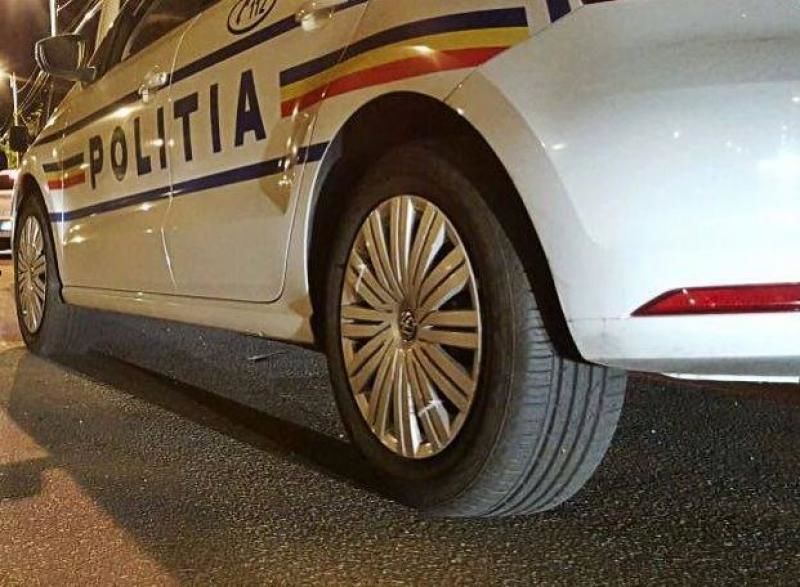 Moartă într-o locuinţă, cu hainele arse. Nu există urme de incendiu. Foto: Digi24