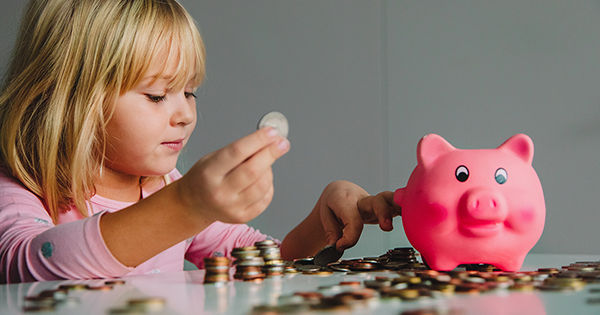 Educația financiară va fi integrată în disciplinele de bază.