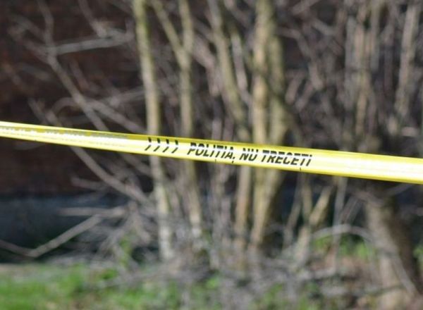 Cadavrul unui barbat a fost gasit in aceasta dimineata, in apele unui rau de langa oras. 