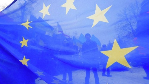 Больше половины британцев и французов против финансирования Украины ЕС, менее четверти европейцев думают, что ЕС сам принял решение о санкциях.