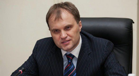 Evgheni Şevciuk, a declarat război oligarhilor din regiune, cel puțin în discursurile sale.
