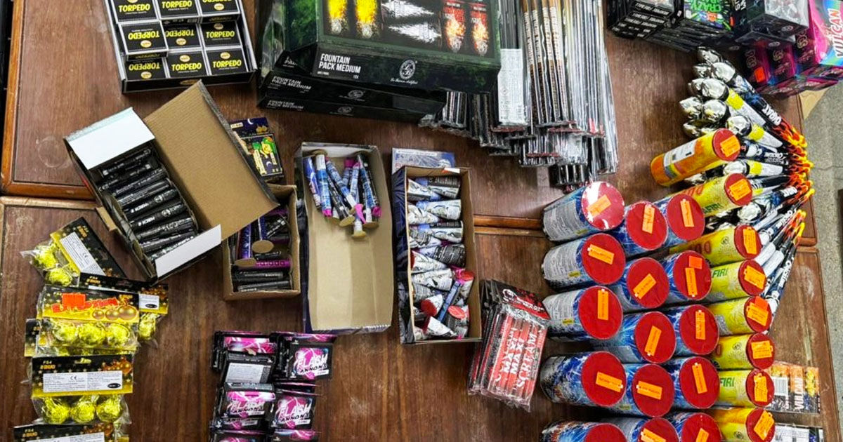 Produse pirotehnice în valoare de aproximativ 450.000 de lei, scoase din vânzare.