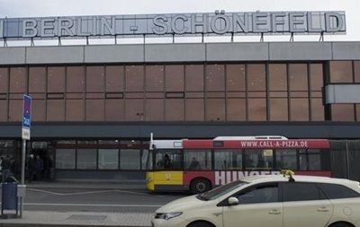 Берлинский аэропорт эвакуировали из-за подозрительной сумки.
