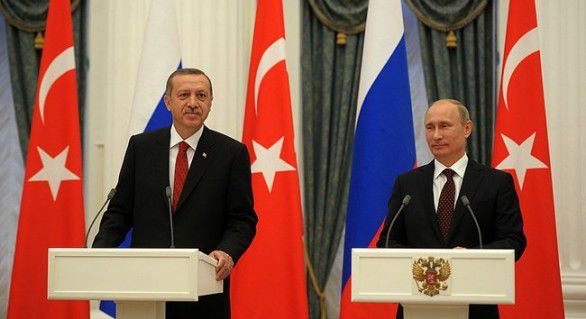 Președintele rus Vladimir Putin a acuzat miercuri autoritățile turce de promovarea unei politici interne îndreptate spre susținerea unui islam radical.