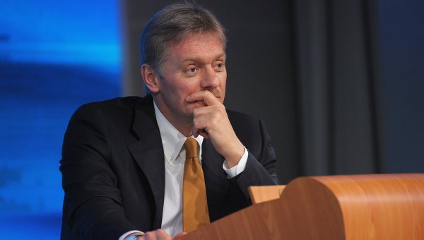 Дмитрий Песков сбрил усы.