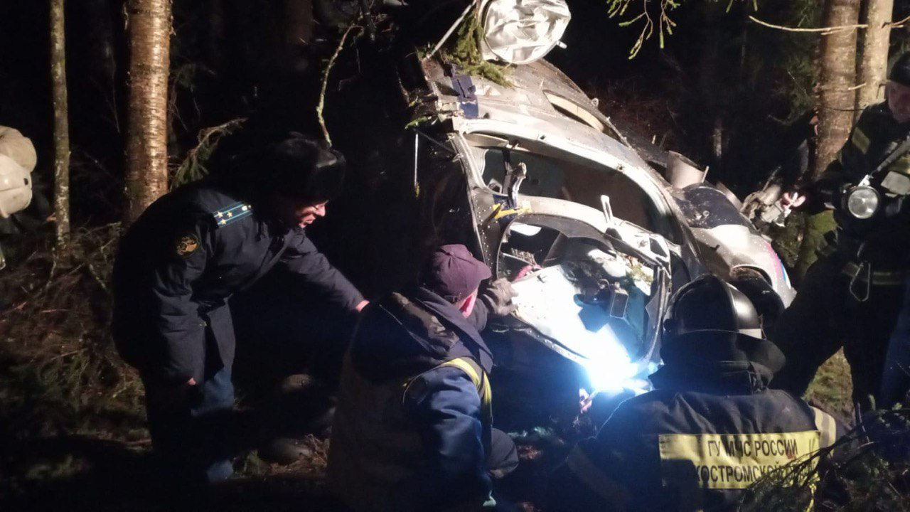 Обнаружено место аварии вертолета в Костромской области.