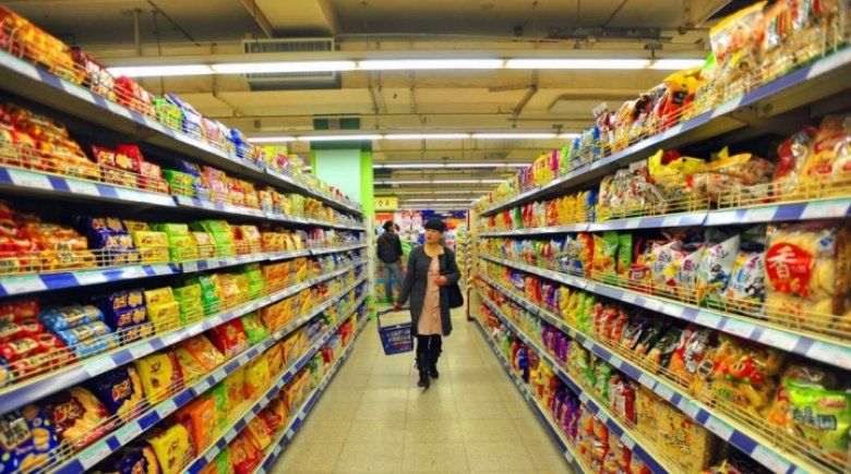 Culoarea ambalajului influențează consumatorul să cumpere un produs