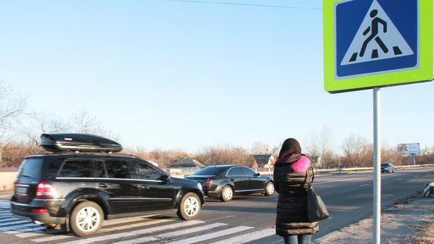 Водители в Украине все чаще превышают скорость на дорогах, из-за чего за последние три года в авариях погибло более 15 тыс. человек.
