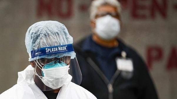 Американский специалист по вакцинам заявил, что его уволили по политическим соображениям.