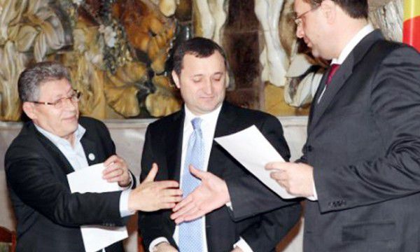 Альянс АЕИ 3 также устанавливает многочисленные «советы»