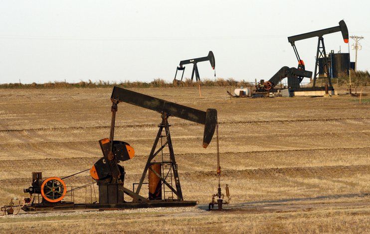 Цены на нефть марки Brent выросли до $51 за баррель после падения до минимумов с 2017 года. 