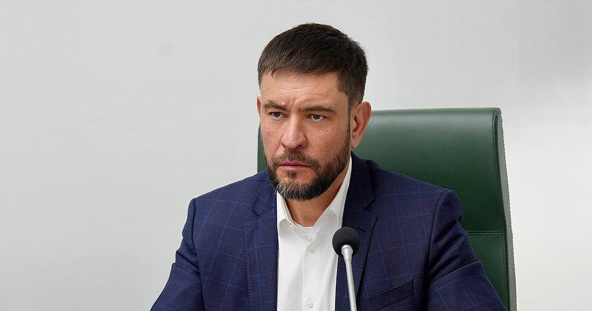 Oamenii legii confiscă documente de la Comitetul Executiv al Găgăuziei.