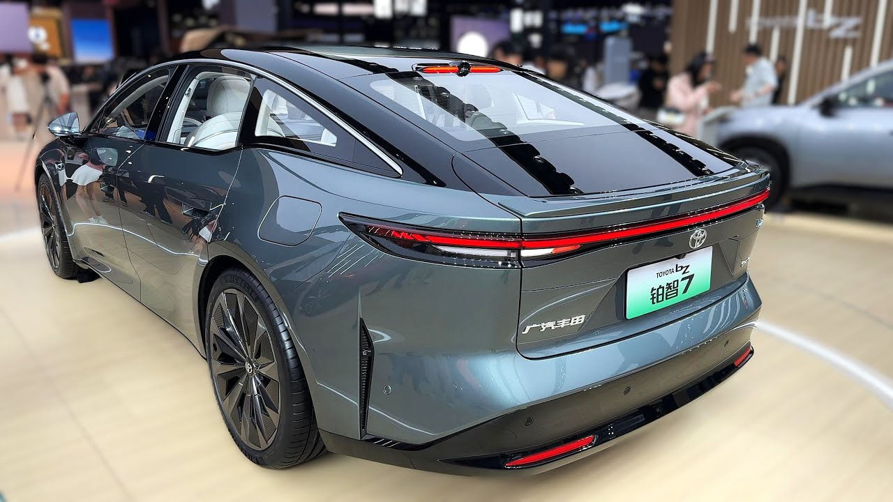 Toyota выпустила в продажу электрокар c пневмоподвеской за 22 тыс. долларов.