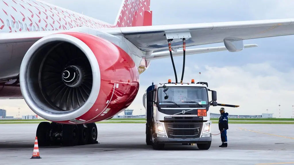 Companiile aeriene internaționale și aeroporturile se pregătesc pentru un deficit de combustibil.