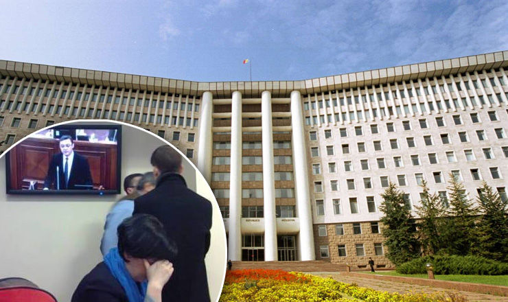 Журналисты потребуют вернуть прессу в зал заседаний парламента.