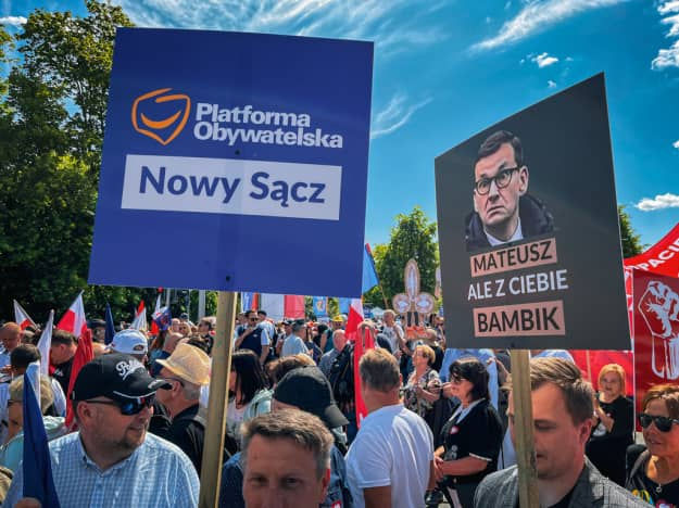 В Варшаве проходит масштабный митинг польской оппозиции.