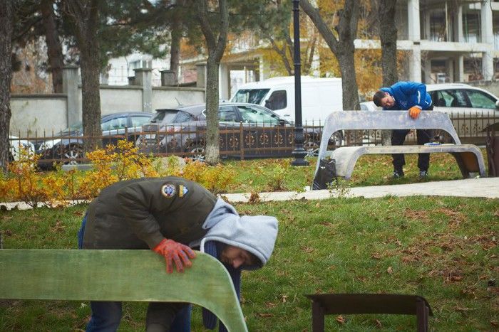 Gest demn de urmat: Mai mult studenți au renovat un parc din capitală