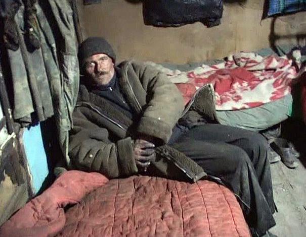 Предприниматель тщательно выбирал работников-жертв из числа неблагополучных, малоимущих и одиноких граждан.  Фото: постановочное, censor.net.ua