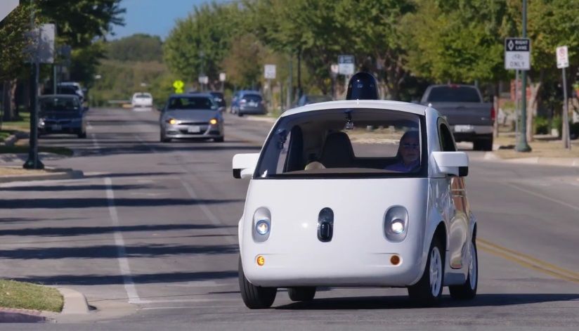 Google учит свои беспилотные машины уступать дорогу каретам скорой помощи.