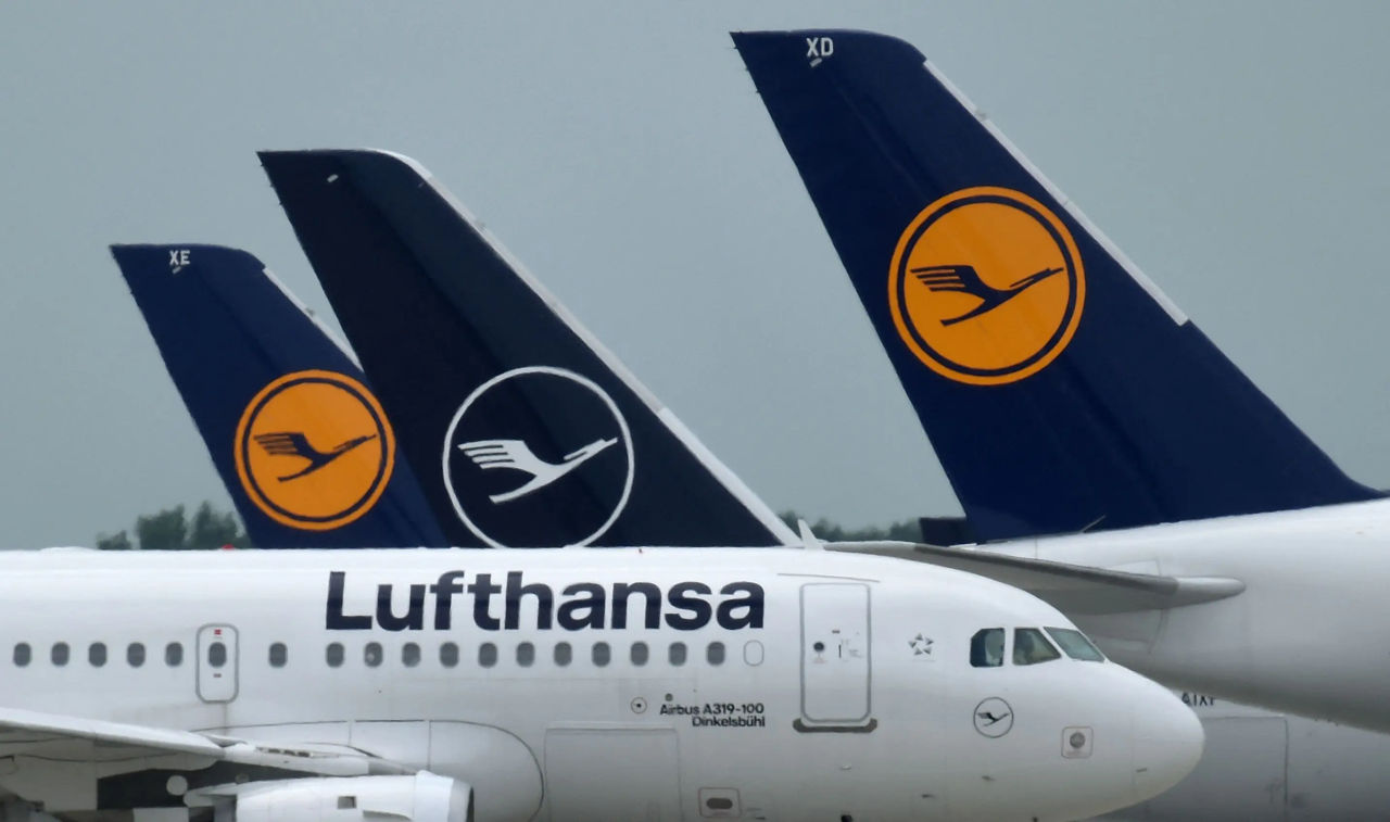 Lufthansa из-за предупредительной забастовки в среду отменит почти все рейсы.