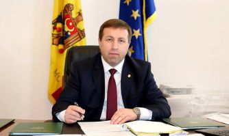 Ministrul Oleg Balan şi-a procurat automobil nou. Foto: curentul.md