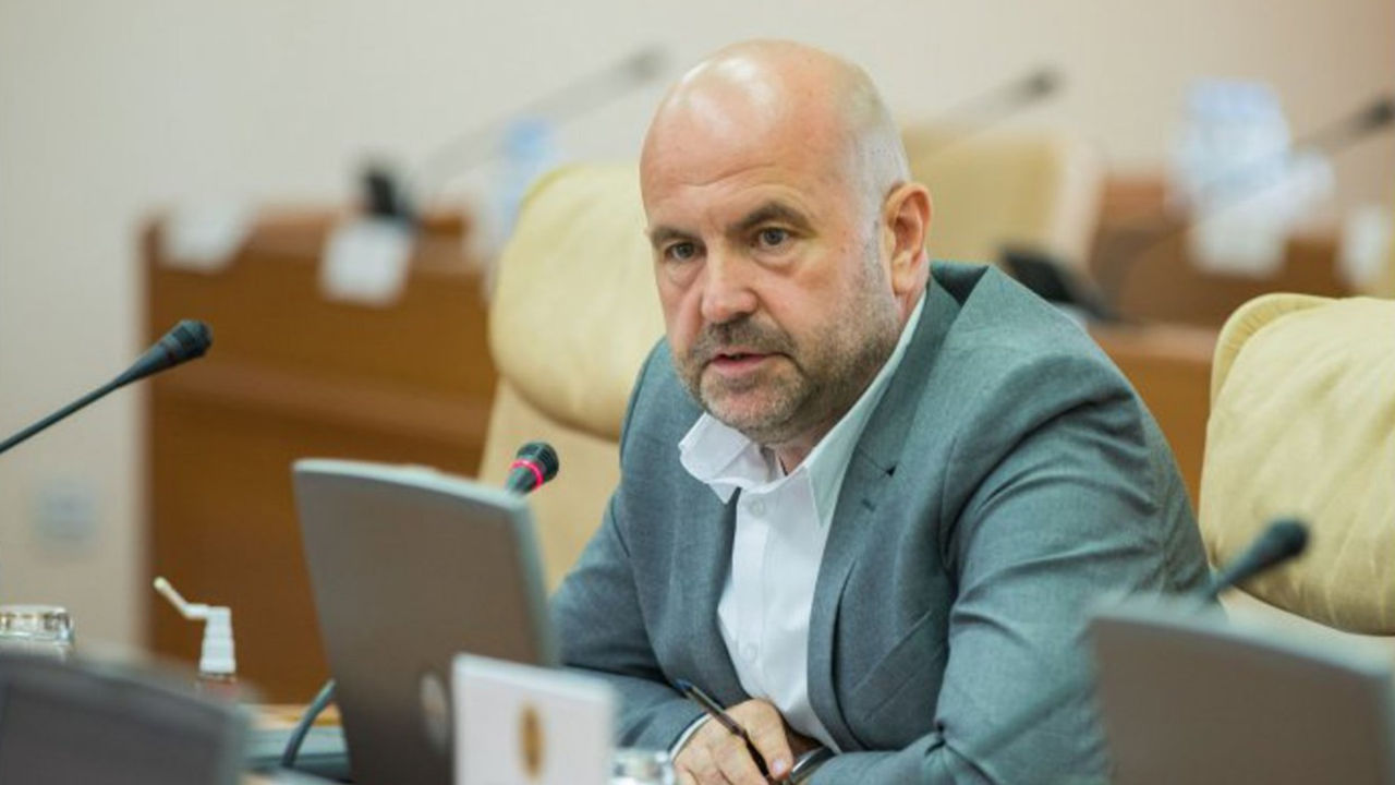 Боля: Тендеры по 32 дворам в Кишиневе приостановили из-за нехватки подрядчиков.