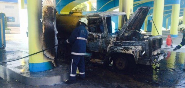 O autocisternă a luat foc într-o stație de alimentare cu gaz din Bălți. Foto: dse.md