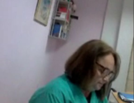 Женщина попросила у матери одной девочки 550 лей, чтоб провести бесплатную процедуру.