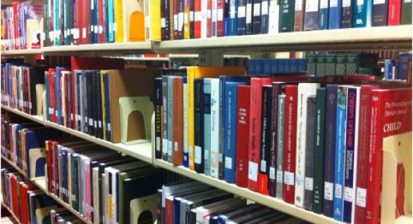 Volumul câştigător este desemnat prin votul publicului, pe site-ul publicaţiei The Bookseller, până pe 20 martie. Foto: independent.md