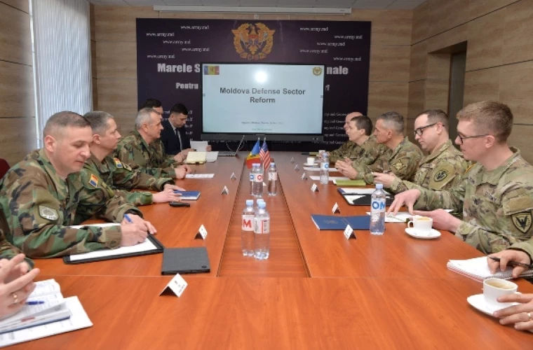 В ходе встречи обсуждался опыт, предложенный в реализации военной реформы.